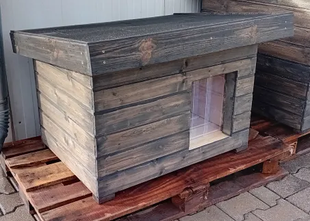 Kutyaház szigetelt, lapos tetős 46x65 cm belméret