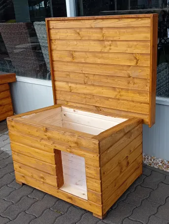 Kutyaház szigetelt, lapos tetős 46x65 cm belméret