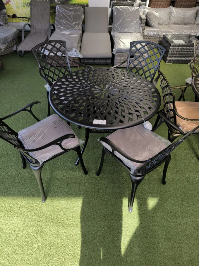 Alumínium asztal 90x90 +szék fekete + párna (61290BL)